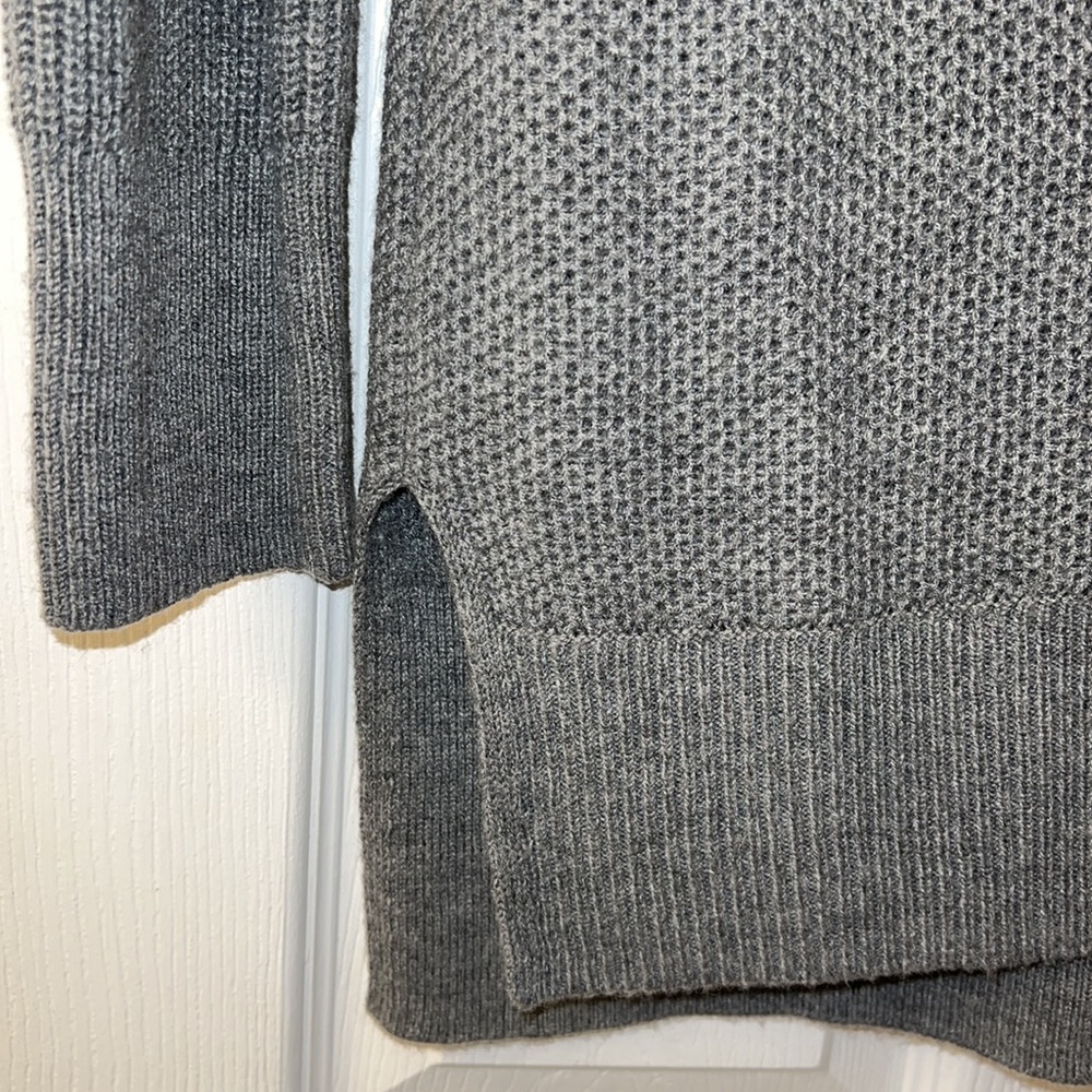 GAP Cardigan Sweater - Picture 3 of 5